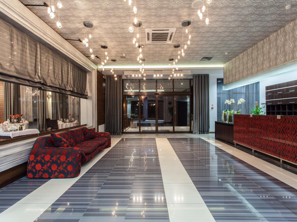 Hotel Grzegorzewski Tuszyn Exterior foto