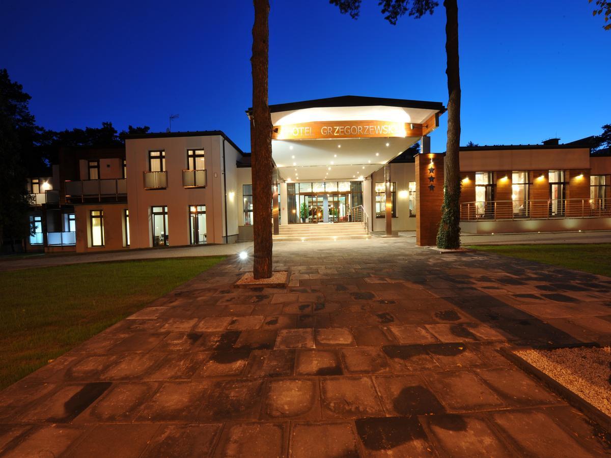 Hotel Grzegorzewski Tuszyn Exterior foto